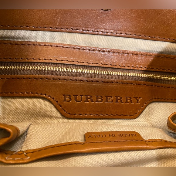 Burberry Purse with Handle and Removable Shoulder Strap - Picture 5 of 12